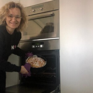 Marcella, Responsabile dei Progetti di Ness1 Escluso, si dedica a uno dei suoi hobby preferiti: la cucina!