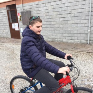 “Ciao da Dennis, faccio il giro del cortile tante volte aspettando il 3 aprile e aspettando di tornare a Ness1 Escluso!”