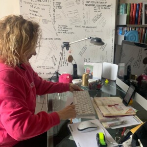 Durante l’emergenza coronavirus, la Quarta Categoria della Figc chiama e Ness1escluso risponde. Ecco Marcella, Coordinatrice dei Progetti di Ness1Escluso, in un incontro di formazione a distanza. Un momento di grande emozione e condivisione